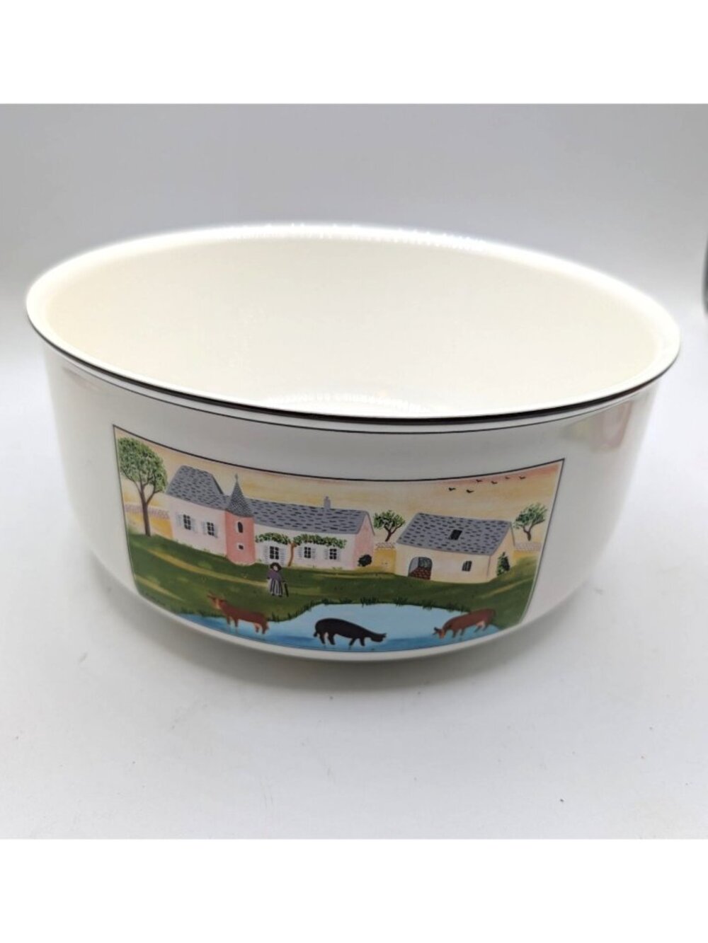 Villeroy & Boch Design Naif Round Vegetable Bowl 9 1/8 Inch Diameter